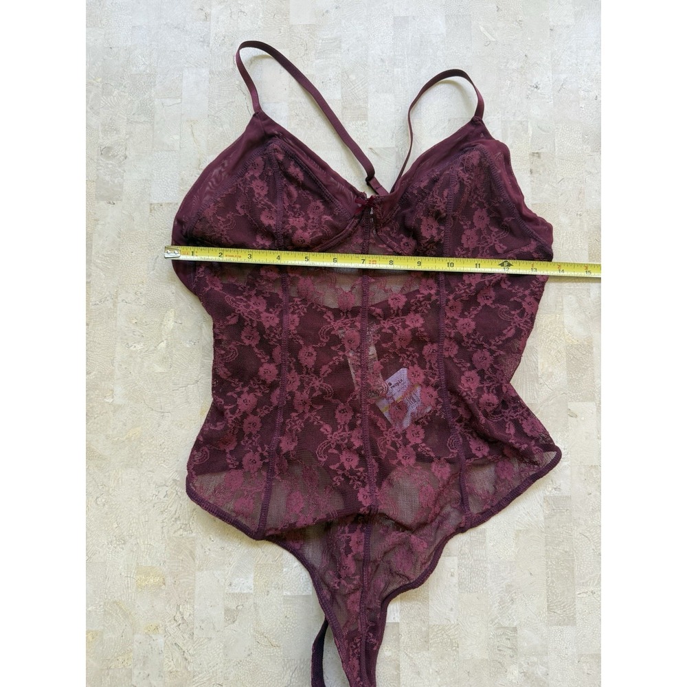 FREE PEOPLE Intimately Runaway Lace THONG BODYSUIT M Medium Raspberry Sexy NWT - Picture 4 of 7